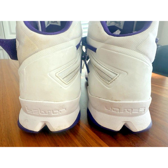 Nike Lebron Zoom VIII TB SIZE 16 White And Purple Sneakers Kicks 330/503 - Picture 12 of 16